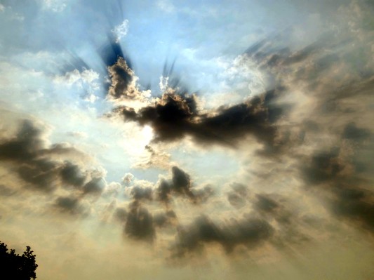 Bizarre Wolkenbilder ... (02.09.2012)
