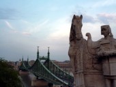 Denkmal von König Stephan vor der Freiheitsbrücke. (05.09.2012)