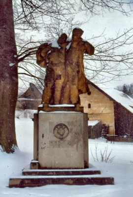 Kriegerdenkmal in Klein-Mohrau (23.03.2002)
