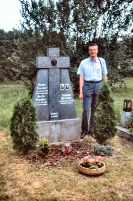 Drexler-Grab in Neutitschein (16.07.2002)
