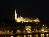 Budapest: Matthiaskirche und Fischerbastei von der Kettenbrücke aus (01.07.2012)