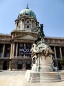 Budapest: Hofburg mit Erzherzog-Eugen-Denkmal (02.07.2012)